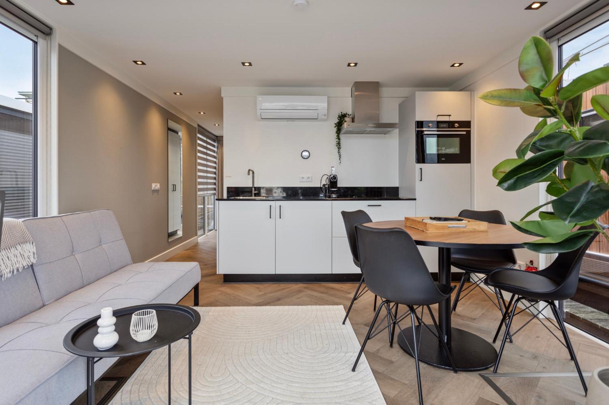 Luxurious Waterloft Near Beach And Centre By Weltevreden Experience Zeewolde Eksteriør bilde